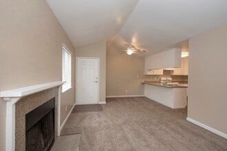 River's Edge Apartments in Lodi, CA - Building Photo - Building Photo