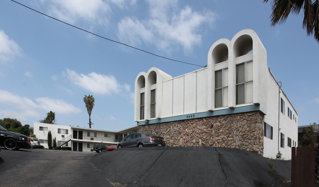 Sierra Apartments in La Mesa, CA - Foto de edificio