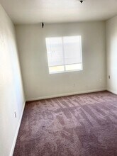 4021 Frost Way in Bakersfield, CA - Building Photo - Building Photo