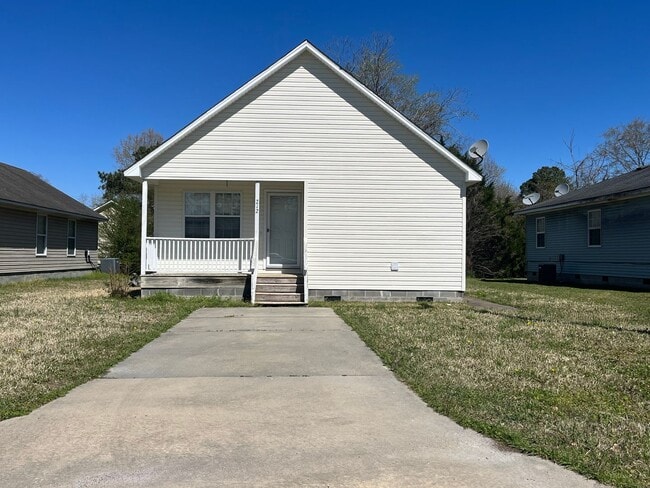 property at 212 Oak Grove Ave