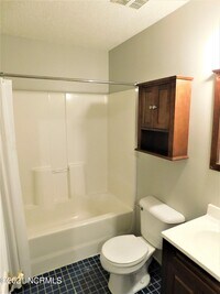 100 Meadowbrook Ln photo'