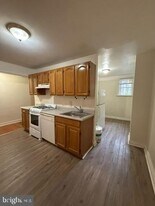 605 S 9th St in Philadelphia, PA - Building Photo