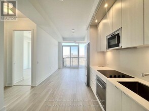 20-2620 Inn On The Pk Dr in Toronto, ON - Building Photo - Building Photo