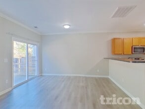 369 Drooping Leaf Rd in Lexington, SC - Foto de edificio - Building Photo