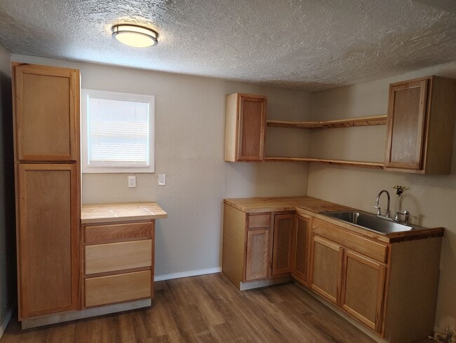 property at 602 S Woody Dr