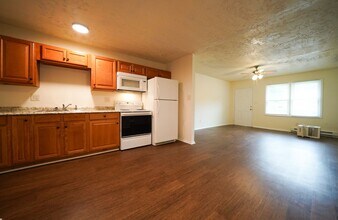 908 Edsel Ct in Kannapolis, NC - Building Photo - Building Photo