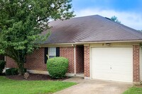 Hartland Place in Lexington, KY - Foto de edificio - Building Photo