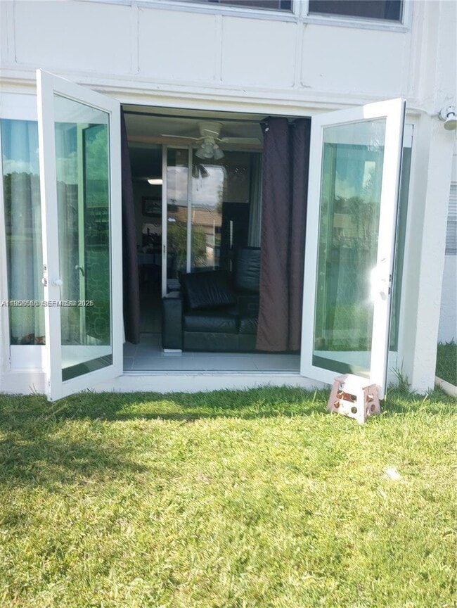 8130 Sunrise Lakes Blvd in Sunrise, FL - Building Photo - Building Photo