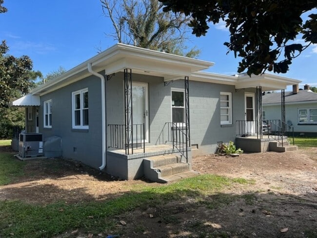 property at 801 E Poinsett St