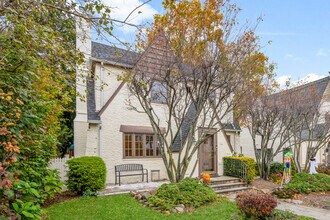 39 Hillcrest Ave in Larchmont, NY - Building Photo - Building Photo