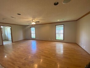 3400 Spurlock Rd in Nederland, TX - Building Photo - Building Photo