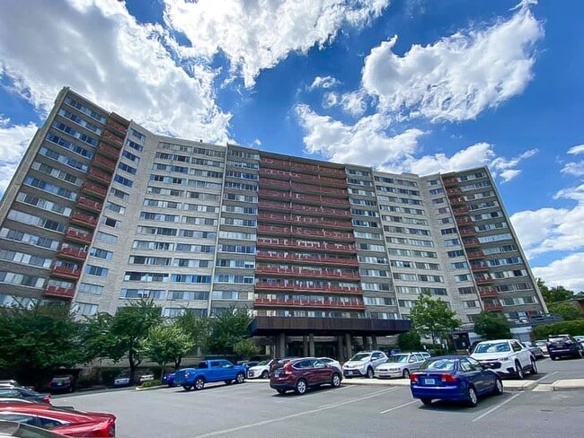 property at 5340 Holmes Run Pkwy