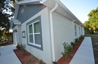 3341 Willard St in Ft. Myers, FL - Foto de edificio - Building Photo