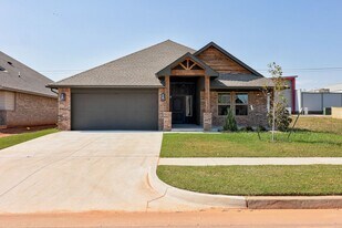5009 Misty Wood Ln in Mustang, OK - Building Photo
