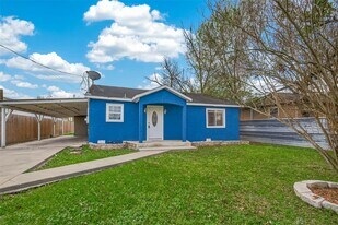 12906 Gladden Dr in Houston, TX - Building Photo