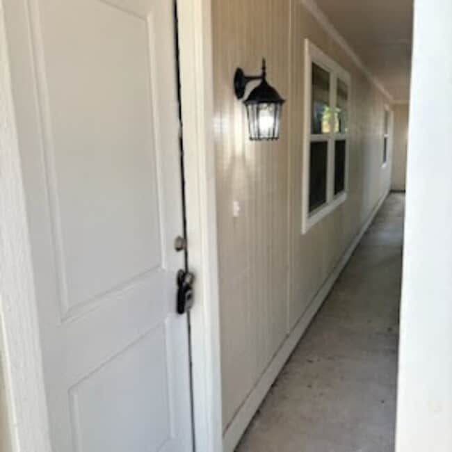 428 N Vaughan Ave in Seguin, TX - Building Photo - Building Photo