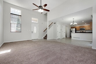 10373 Ravenswood Way in Littleton, CO - Foto de edificio - Building Photo