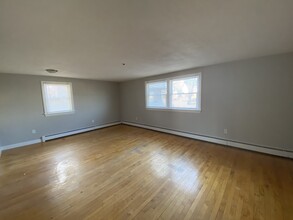 1 Petrel Rd in Quincy, MA - Building Photo - Interior Photo