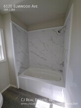 6120 Elmwood Ave in Kansas City, MO - Building Photo - Building Photo