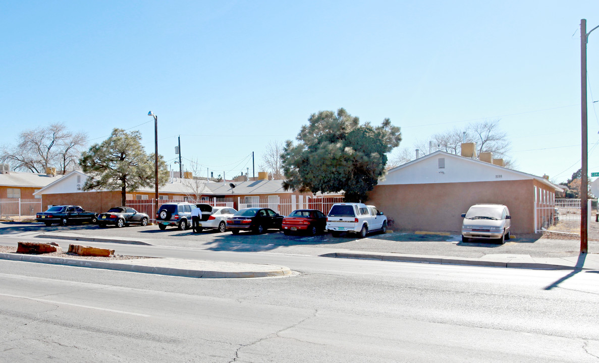 3200-3204 Comanche Rd NE in Albuquerque, NM - Foto de edificio