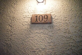 7151 S Durango Dr in Las Vegas, NV - Building Photo - Building Photo