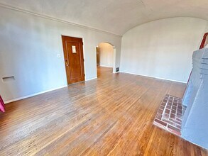 2041 Eucalyptus Ave in Long Beach, CA - Building Photo - Building Photo