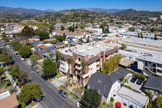 318 N Adams St in Glendale, CA - Building Photo - Building Photo