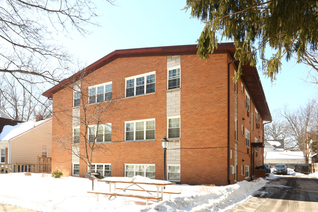 1424 Golden Ave in Ann Arbor, MI - Foto de edificio