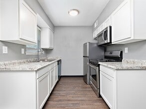 Maple Estates in Lee's Summit, MO - Foto de edificio - Building Photo