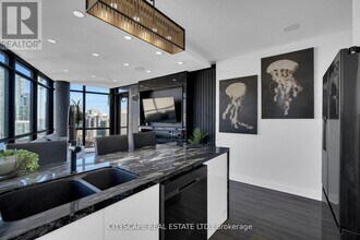 3 Navy Wharf Ct in Toronto, ON - Building Photo - Building Photo