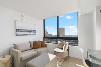 225 N Miami Ave, Unit SI FL37-ID1396875P in Miami, FL - Building Photo - Building Photo