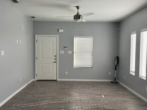 413 Rafael Dr, Unit Apartment 1 in San Juan, TX - Foto de edificio - Building Photo