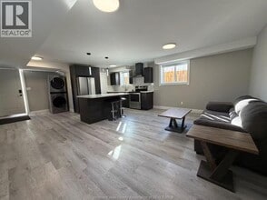 2446 McDougall St in Windsor, ON - Building Photo - Building Photo