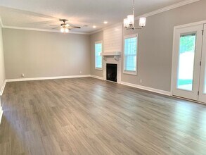 1247 Highgrove Ln in Clarksville, TN - Building Photo - Building Photo