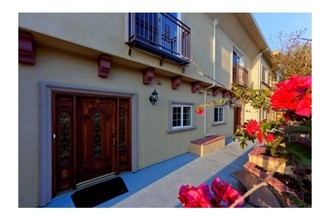 Fernglen Townhomes in Tujunga, CA - Building Photo - Building Photo