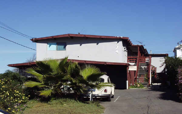 974 W Kensington Rd in Los Angeles, CA - Foto de edificio - Building Photo