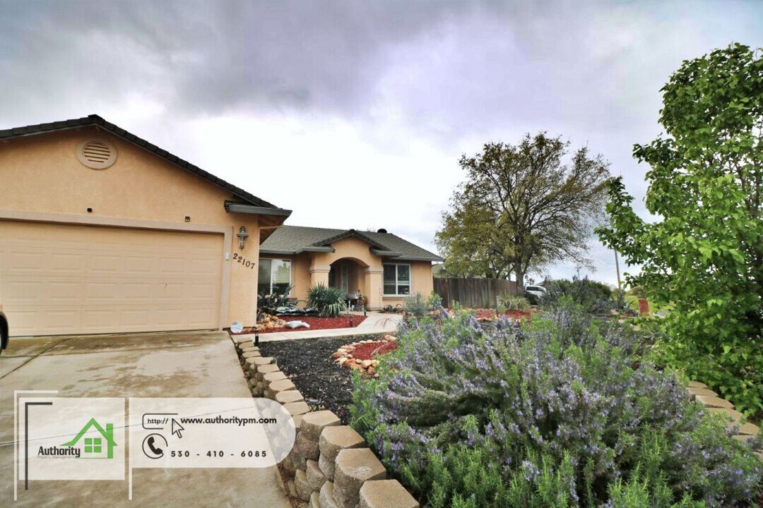 22107 Table Mountain Pl in Cottonwood, CA - Building Photo