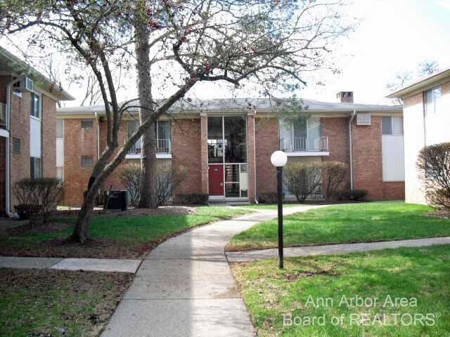 1205 Island Dr in Ann Arbor, MI - Building Photo