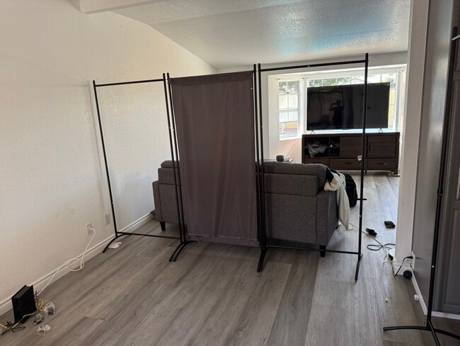 2435 W Broadway in Anaheim, CA - Building Photo - Building Photo