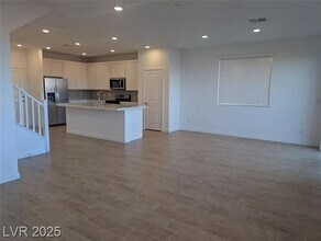 246 Kobuk Ave in Henderson, NV - Building Photo - Building Photo