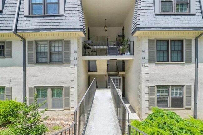 72 Montre Square NW in Atlanta, GA - Building Photo - Building Photo