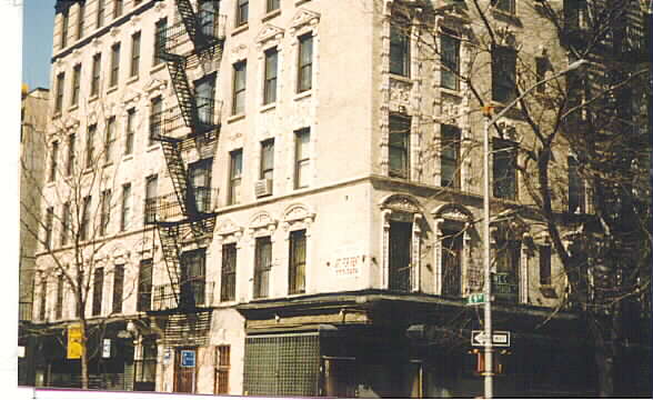 145-147 Avenue C in New York, NY - Foto de edificio - Building Photo