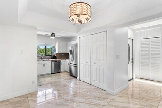 1647 Cabot Ln in Wellington, FL - Building Photo - Building Photo