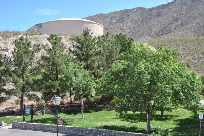 4800 N Stanton St-Unit -1 in El Paso, TX - Building Photo - Building Photo