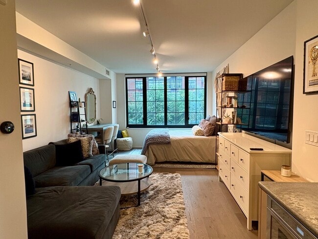 property at 1425 Hudson St
