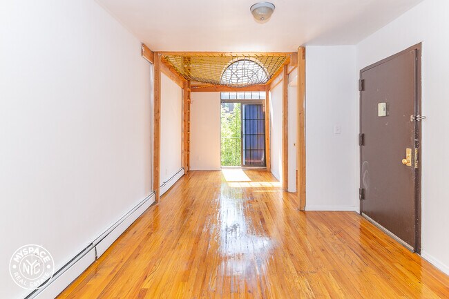 451 Franklin Ave-Unit -3 in Brooklyn, NY - Building Photo - Building Photo