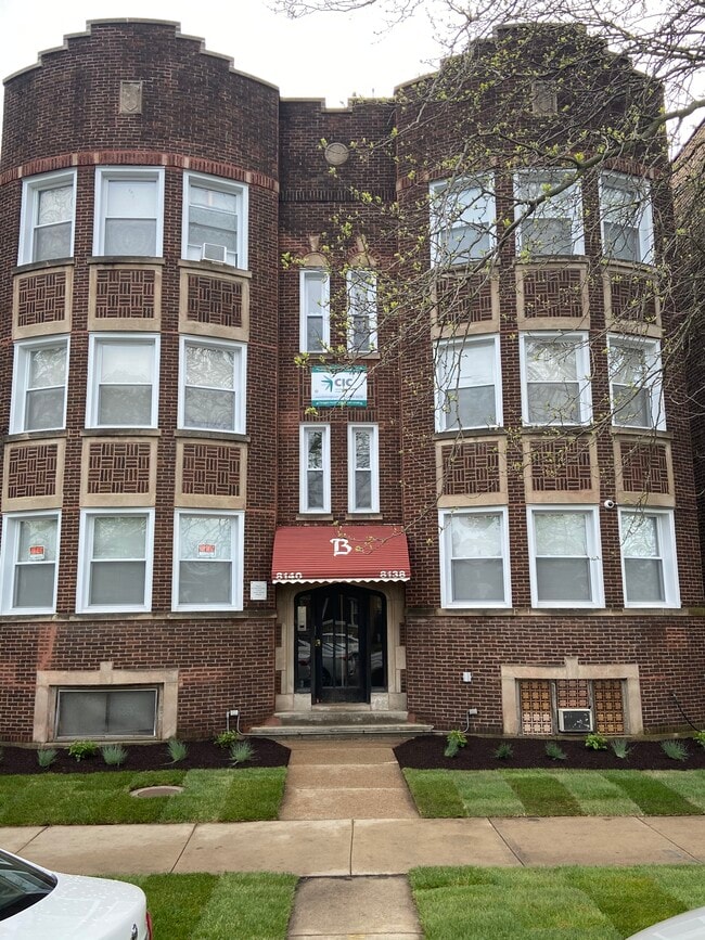 8138 S Saginaw Ave, Unit 1 North