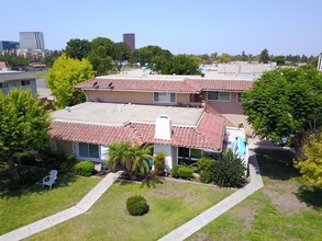 421 Nobel Ave in Santa Ana, CA - Building Photo - Building Photo