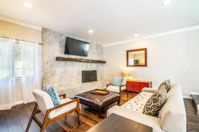 3615 Sunswept Dr in Los Angeles, CA - Building Photo - Building Photo