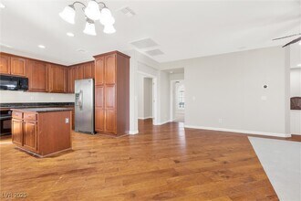 11837 Luna Del Mar Ln in Las Vegas, NV - Building Photo - Building Photo